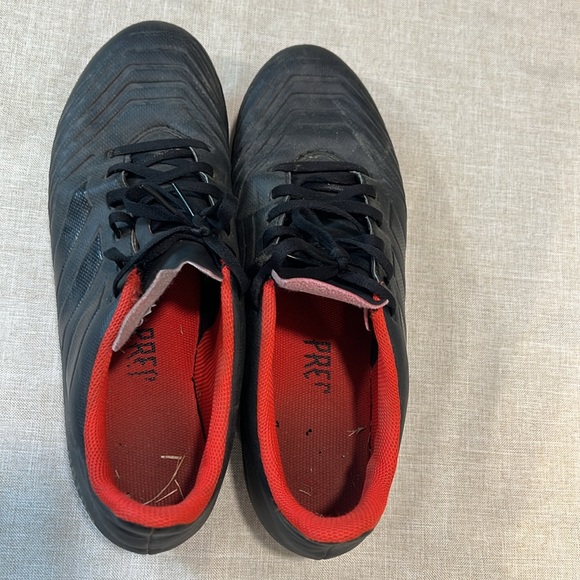 Men’s Adidas predator soccer cleats - Picture 2 of 8